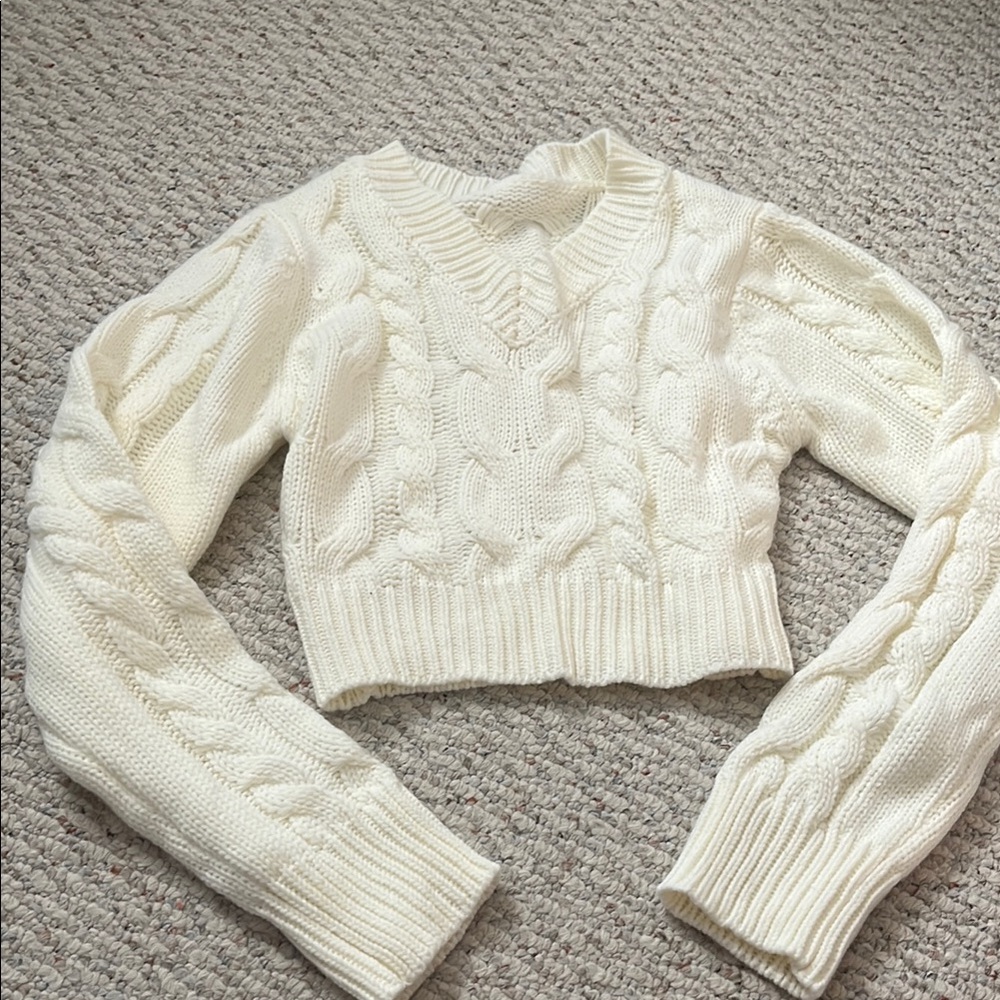 Cozy White Cable Knit Sweater - Like new - no return/refund